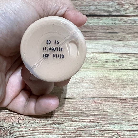 YSL All Hour Foundation Full - Picture 4 of 5